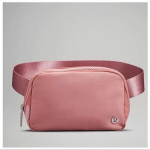 Lululemon - NWT Everywhere belt bag 1L - Pastel Pink